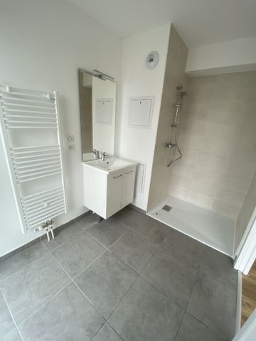 Location Appartement 3 pièces 77m² ST ANDRE LEZ LILLE 59350 - Photo 3