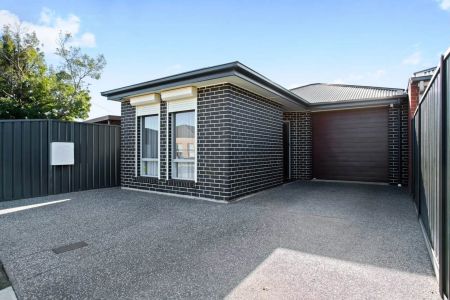 4B Smith Avenue, Woodville West. - Photo 2