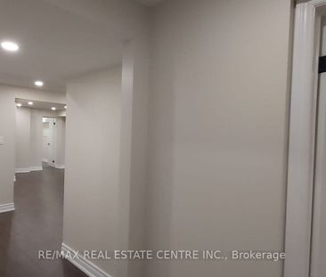 Detached Home For Lease | W8129568 - Photo 2