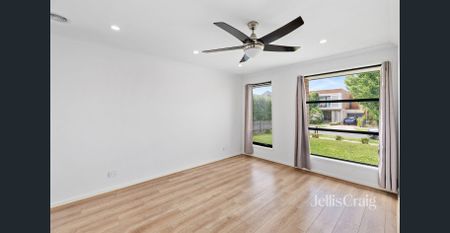 Three bedroom delight in Ivanhoe - Photo 4