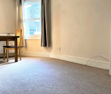 Comyn Road, Clapham, London, SW11 - Photo 1 | Rentumo