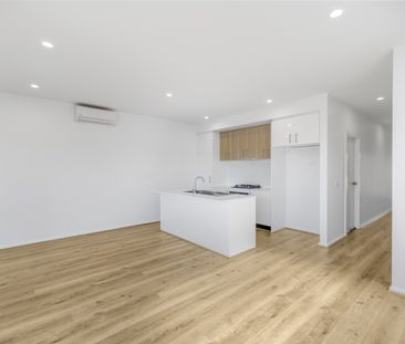 49 Limestone Drive, Berwick VIC 3806 - Townhouse For Rent | Domain - Photo 4