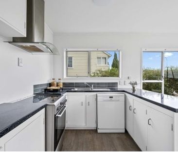 Modern 2-Bedroom Unit in Remuera – Perfect Location! - Photo 1