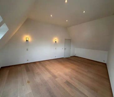 Ruim en lichtrijk 2-slaapkamerappartement met groot terras - Foto 4