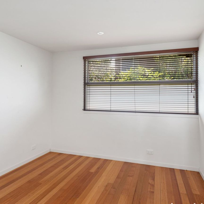 88 Broadway , Elwood. - Photo 1