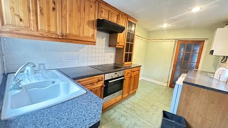 2 bedroom house to rent Ridgway Road, Luton, Bedfordshire, LU2 - Photo 3