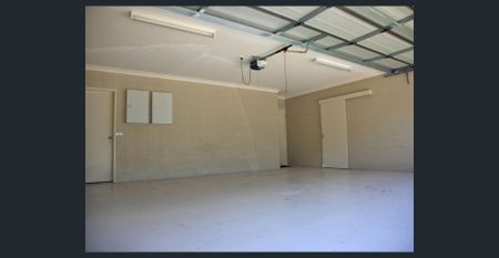 Stunning Villa at Cairns One - Photo 4