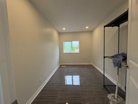 For Lease - 35 Duncombe Boulevard Unit# Unit 3, Toronto, Ontario - Photo 5