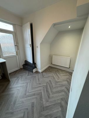 2 bed terraced house to rent Castle Street, Barnsley S70 - Photo 1