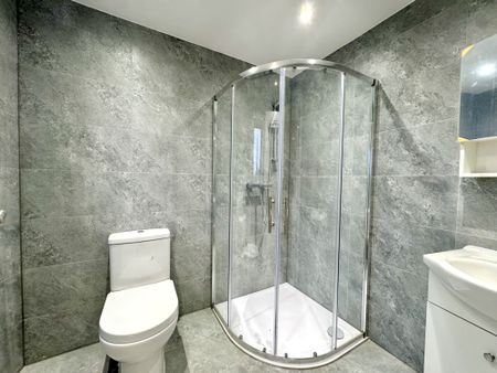 Barge Drive, Greater London, UB2 - Photo 2