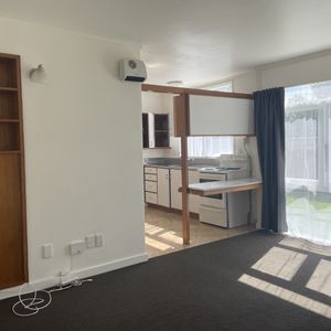 Cosy Bedsit - Photo 2