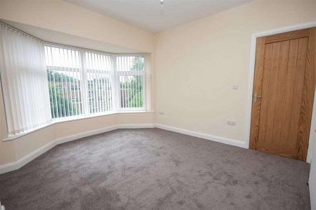 Radcliffe New Road, Whitefield, M45 - Photo 2