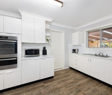 Furnished Stunning four bedroom home in superior location - Photo 1