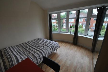 8 bedroom semi-detached house to rent - Photo 3