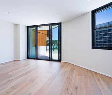 LUXURY, NEW SKY GARDEN APARTMENT! - Photo 1