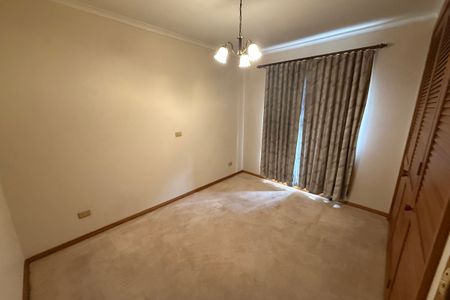 Comfortable Family Living in a Quiet Location - Photo 3