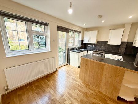 2 bedroom terraced house to rent - Photo 2
