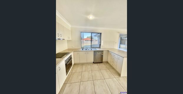 Lovely 4 Bedroom Family Home - Photo 1