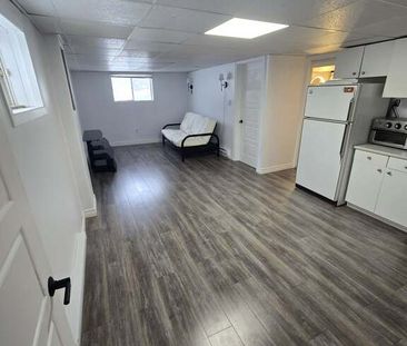 4 1/2 à Louer Au Sous-sol - Photo 3