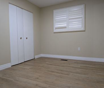 For Lease - 242 Millen Road, Hamilton, Ontario - Photo 3