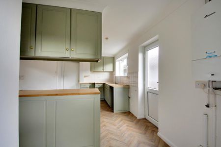 3 bedroom detached bungalow to rent - Photo 5