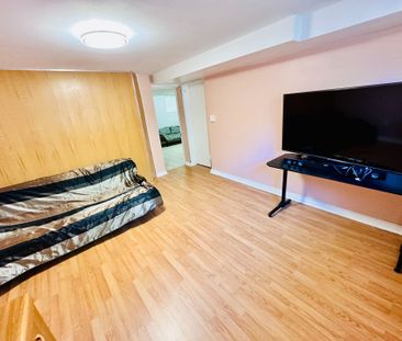 For Lease - 232 Aldercrest Road, Toronto, Ontario - Photo 5