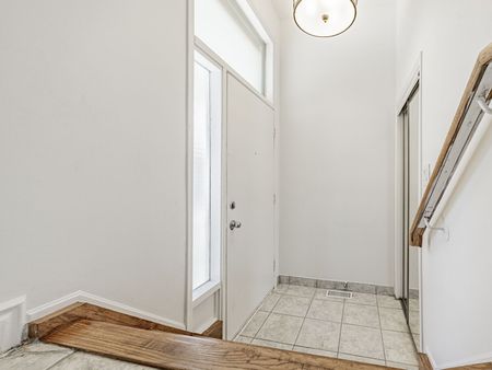 For Lease - 14 Roseville Drive, Brampton, Ontario - Photo 2