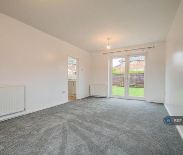3 bedroom end of terrace house to rent - Photo 4