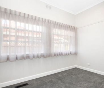 609 Howitt Street, Soldiers Hill - Photo 3