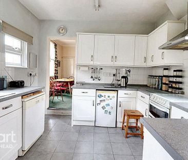 5 bedroom semi-detached house to rent - Photo 5