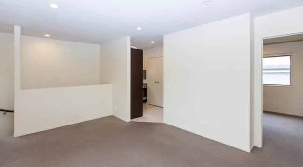 Tidy Apartment Living in Three Kings - Photo 1