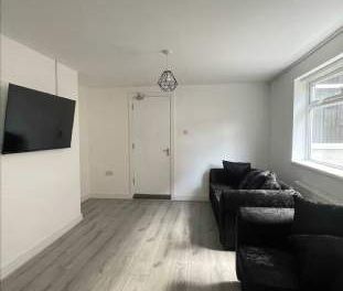 1 bedroom property to rent in Hull - Photo 4