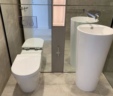 “Near New Carpet | Bright” - Photo 5