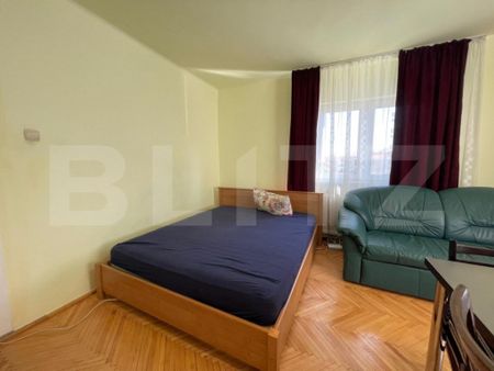 Garsoniera, 35 mp, pat matrimonial, zona UMF - Photo 4