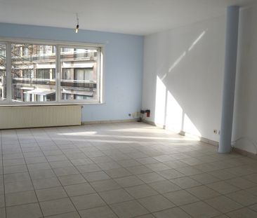 Verzorgd 1slaapkamerappartement in hartje Kortrijk - Photo 2