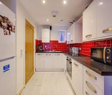 4 bedroom terraced house to rent - Photo 6