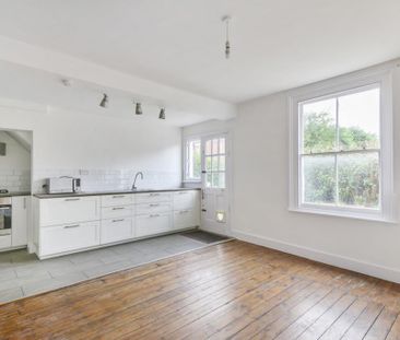 2 bedroom maisonette to rent - Photo 3