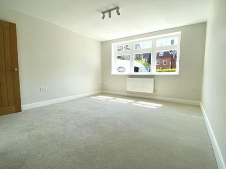 2 bedroom flat to rent - Photo 2