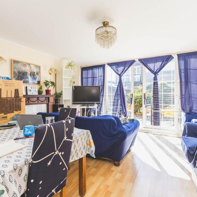 4 bedroom terraced house to rent - Photo 1