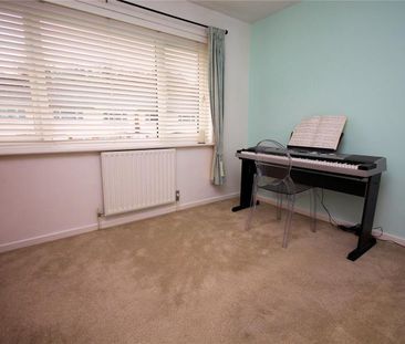 2 bedroom end of terrace house to rent - Photo 6