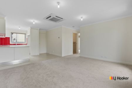 Sunlit, Spacious Two Bedroom Retreat - Photo 2
