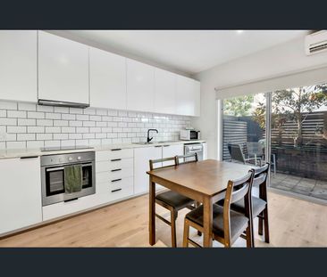 8 Grasstree Way, Bundoora, Vic 3083 - Photo 4