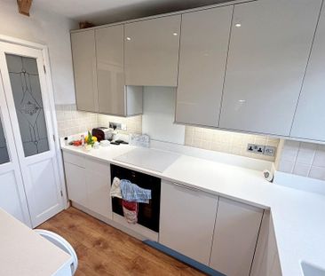 3 bedroom terraced house to rent - Photo 3