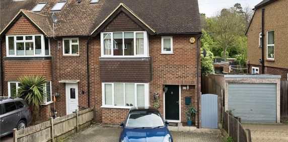 3 bedroom end of terrace house to rent - Photo 2