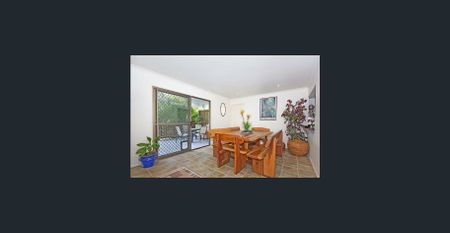 Family Home In An Elevated Location with separate Granny flat downstairs - Photo 3