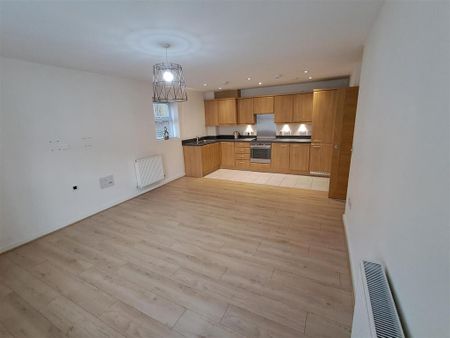 2 bedroom flat to rent - Photo 5