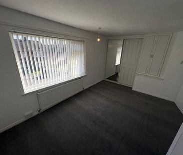 2 bedroom semi-detached house to rent - Photo 4