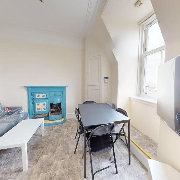 5 bedroom flat to rent - Photo 1