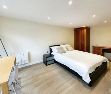 6 bedroom end of terrace house to rent - Photo 2