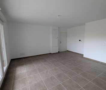 Location Appartement 3 pièces 65m² ISTRES 13800 - Photo 4